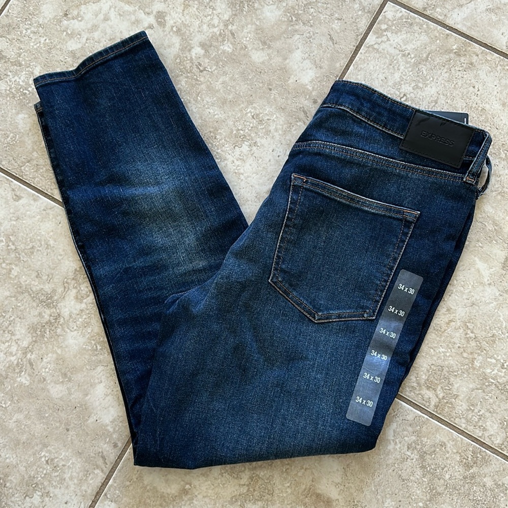 Express 34/30
ATHLETIC SLIM DARK WASH STRETCH JEANS